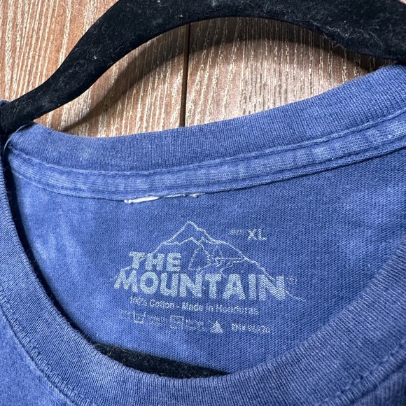 The Mountain Wolf Graphic T-Shirt XL Blue Tie Dye Nature Wildlife Men XL Outdoor - Picture 3 of 5